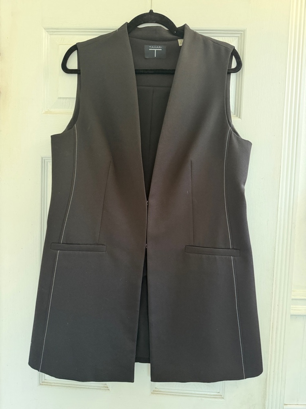 Tahari Black Sleeveless Long Vest
